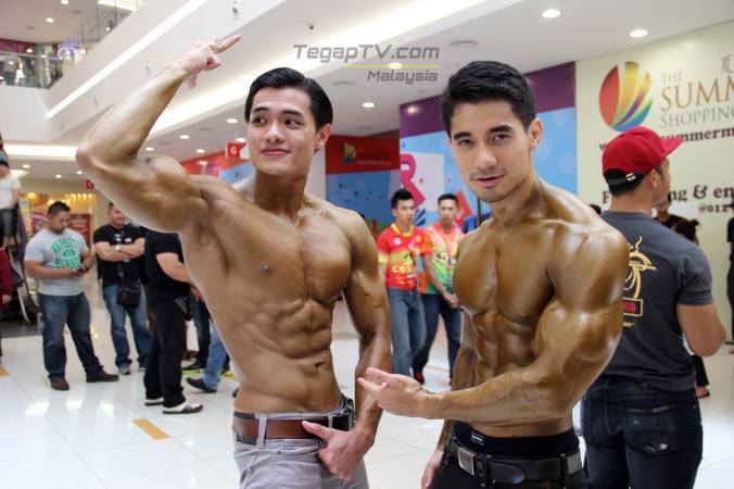 Mohd Razeaf (right) Winner and Muhamad Firdaus (left) First Runne-up of Body Physique Above 170cm category